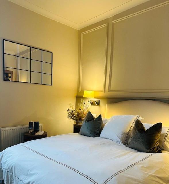 The Lansdowne Kenmare Hotel ภายนอก รูปภาพ