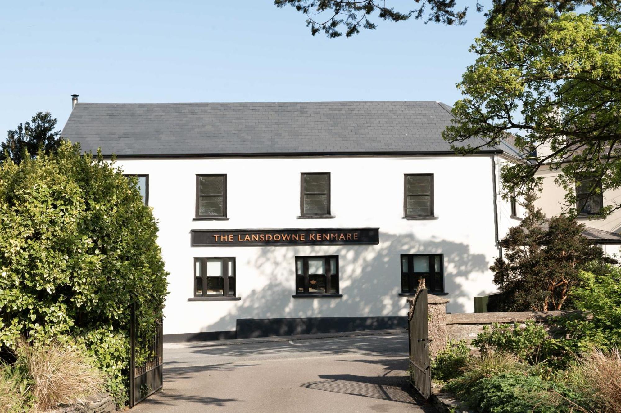 The Lansdowne Kenmare Hotel ภายนอก รูปภาพ
